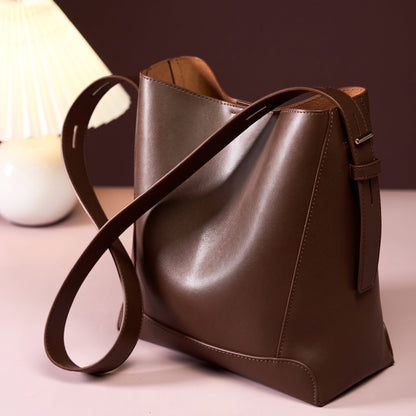 Carlota | Bolso Saco de Piel Auténtica con Bandolera Ajustable